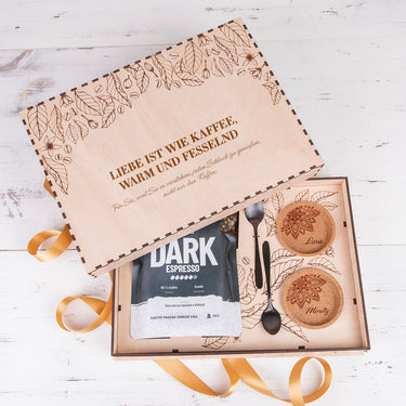 Klassisches Kaffeeset in Holzbox mit individuellem Motiv