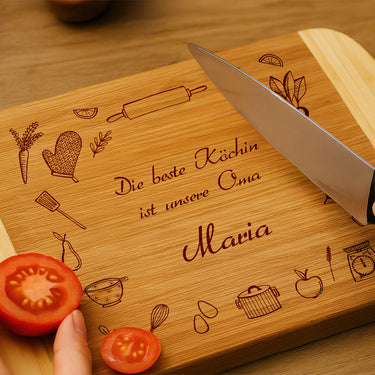 Geschenk-Bambus-Schneidebrett mit Gravur – Motiv Küchenutensilien