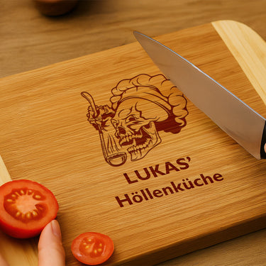 Geschenk-Bambus-Schneidebrett mit Gravur – Motiv Herr der Küche 3