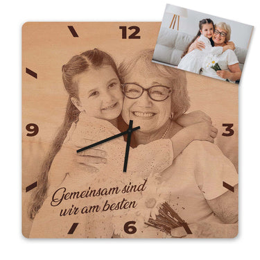Holz-Wanduhr mit eigenem Foto – quadratisch, 50 cm